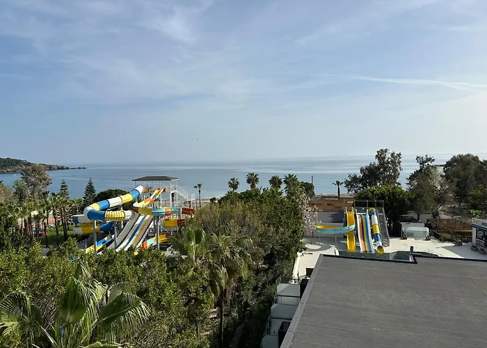 Seaphoria Beach Hotel & Spa